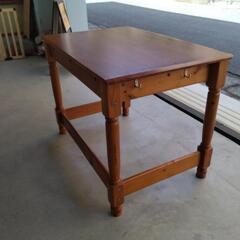 20250311013　家具　机の画像