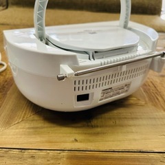 TOSHIBA ポータブルCDプレーヤー ホワイトの画像