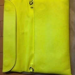 marvis クラッチバック2個 ホワイト 蛍光の画像