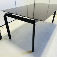 おしゃれダイニングガラステーブルの画像