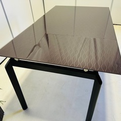 おしゃれダイニングガラステーブルの画像