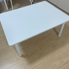 テーブル