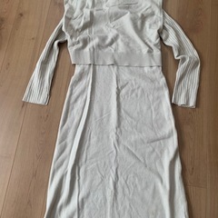 ベージュ　ニット　ベスト　セットワンピース　　