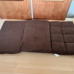 三つ折りソファベッドの画像