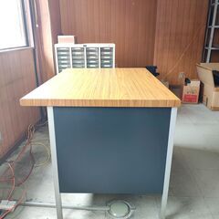 事務机6台の画像