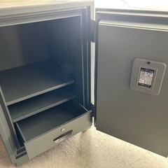 耐火金庫 ITOKI製　GOLD SAFE STRONG88  大型金庫の画像