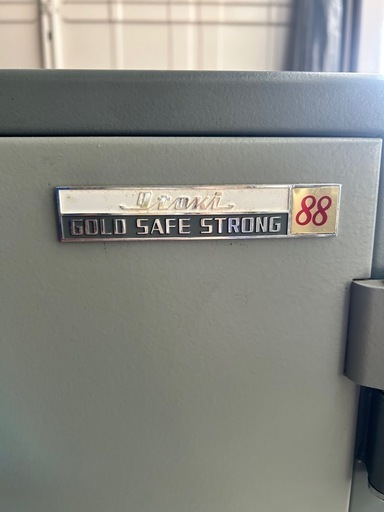 耐火金庫 ITOKI製　GOLD SAFE STRONG88  大型金庫