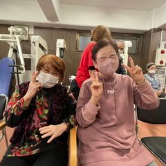 【正社員で働きませんか？】駅チカ！半日型デイサービスで一緒にトレーニング♪の画像