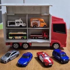 TOMICA