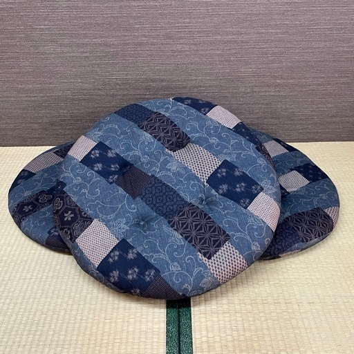 和柄の円形座布団3点セット　昭和レトロ　座布団　手作り座布団\n