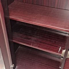 リサイクルショップどりーむ天保山店　No410　処分特価‼　￥5,500→￥3,300　飾り棚　ガラス扉　アンティーク　レトロの画像
