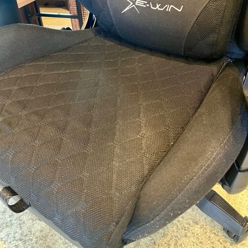 《売約済》【池上店】【～4/14限定SALE！店内全品20%お値引き！】　E-WIN ゲーミングチェア オフィスチェア OAチェア リクライニングチェア　ファブリック 布地 メッシュ 蒸れない リクライニング 高さ調節