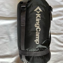 値下げしました　一点のみ　新品未使用　寝袋 シュラフ 防寒 封筒型 保温 キャンプ オールシーズン 連結可能 ブラックの画像