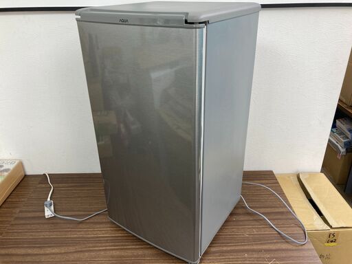 【お売りします】 AQUA　ノンフロン直冷式冷蔵庫　AQR-8K2(S)　2023年製　1ドア　75L　右開き