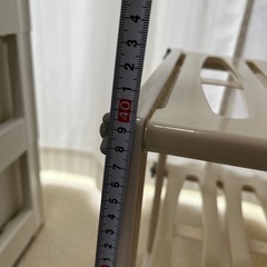 ①ニトリ　シンク下収納ラック　伸縮タイプの画像