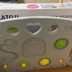 【交渉中】カトージ ベビーサークル 2ドア コロコロランドⅡ 扉パネル2枚と知育パネルが付いたベビーサークルの画像
