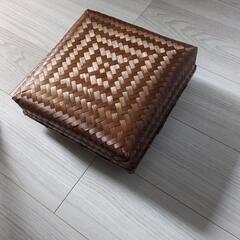 値下げ！未使用品インテリア、収納に！　竹で編んだ入れ物の画像