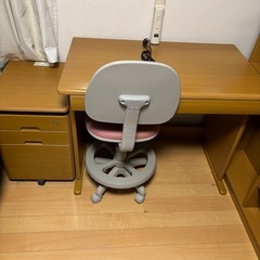 【緊急】学習机、椅子【美品】の画像