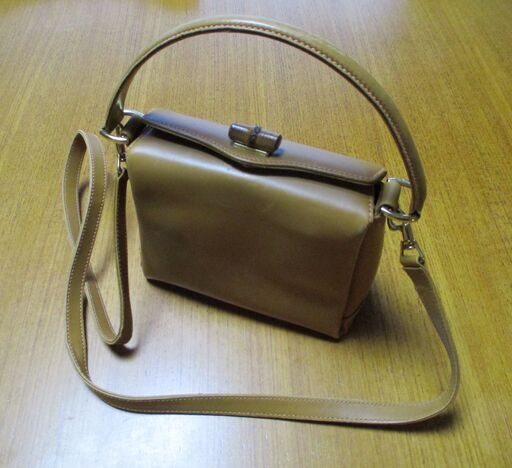 GUCCI 　キャメルバック　小