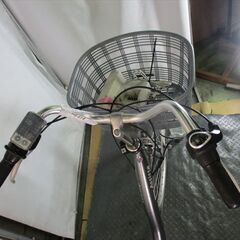 E135　★整備済み　中古電動自転車★ブリヂストン　アシスタ【26インチ　シルバー　13.2Ah】の画像