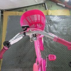 E137　★7700円★整備済み 中古子供自転車 【キティちゃん　ピンク　16インチ 】の画像