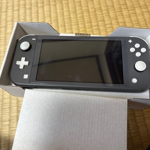 任天堂Switchライト　黒色
