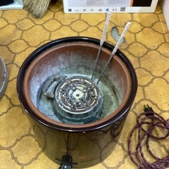 昭和レトロな電気式火鉢セット あると嬉しい灰と火箸もセットです❣️の画像