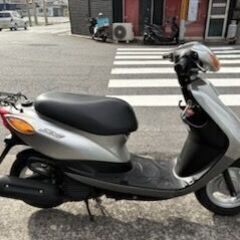 中古原付バイク　ジョグ　シルバーの画像