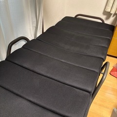 【緊急】折りたたみベッド【美品】の画像