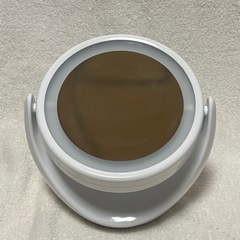 LEDライト付きコスメ両面ミラーの画像