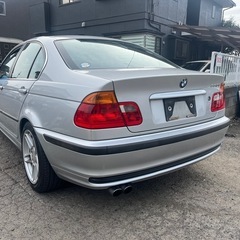 大変希少左ハンドルBMW330iの画像