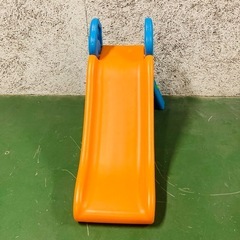 トイザらス　プラスチック製　ミニ滑り台　の画像