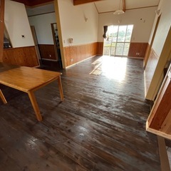 今帰仁村民泊物件　フロアタイル上貼り工事