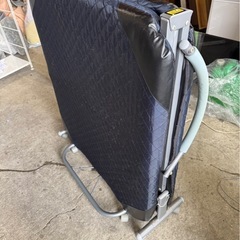 C1117 折りたたみベッドの画像
