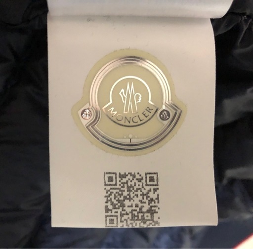 モンクレールMONCLER ダウンジャケット！新品同様！