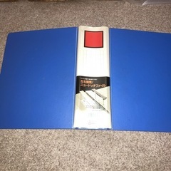 <中古品ですがまだまだ現役で使えます❣️>左右開閉の金具つきファイルの画像
