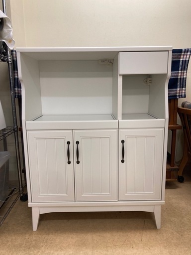 アンティーク調 キッチンボード ホワイト 配達設置対応 コンセント3口