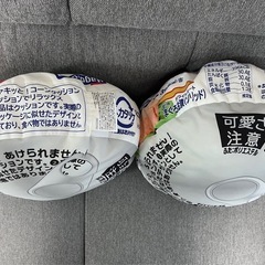 クッション2つ シーチキン缶、シャキッとコーン缶の画像