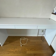 机　デスクの画像