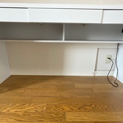 机　デスクの画像