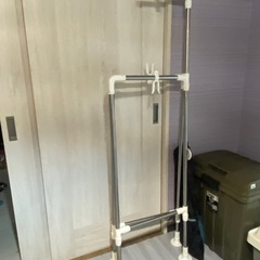 物干し突っ張り棒の画像