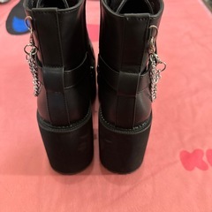 厚底ブーツ
の画像