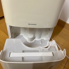 SHARP 除湿機 CV-H71-W の画像