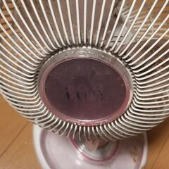 【ジャンク品】ミニ扇風機お譲りします！ (電源はついて、羽のライ...