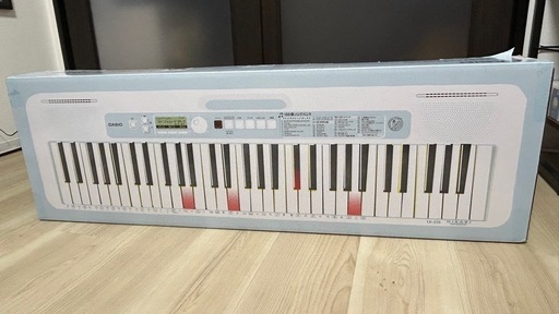 キーボードピアノ(光る鍵盤で簡単ピアノ練習！)