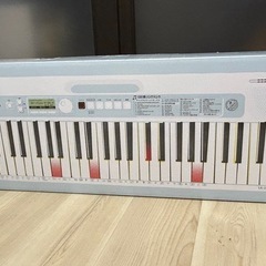 キーボードピアノ(光る鍵盤で簡単ピアノ練習！)の画像