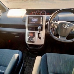 TOYOTA ヴォクシー　絶好調車両　長い車検付き 本年度税金込の画像