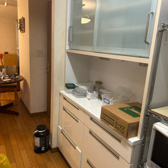 あげます。食器棚の画像