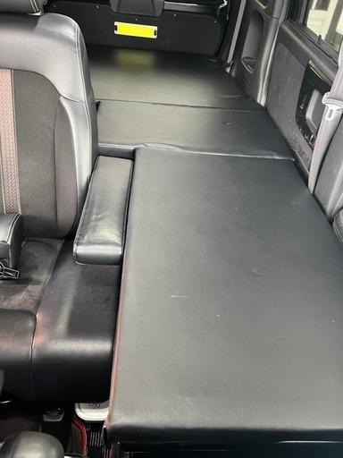 N-BOXカスタム　JF4　車中泊用ベット　ブラックレザー仕上げ