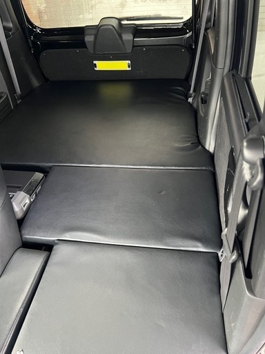 N-BOXカスタム　JF4　車中泊用ベット　ブラックレザー仕上げ